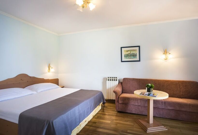 سوییت خانوادگی, Maistra Select Island Hotel Katarina