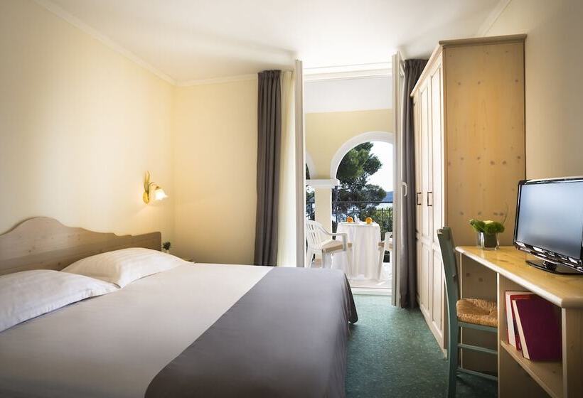 سوییت اجرایی, Maistra Select Island Hotel Katarina