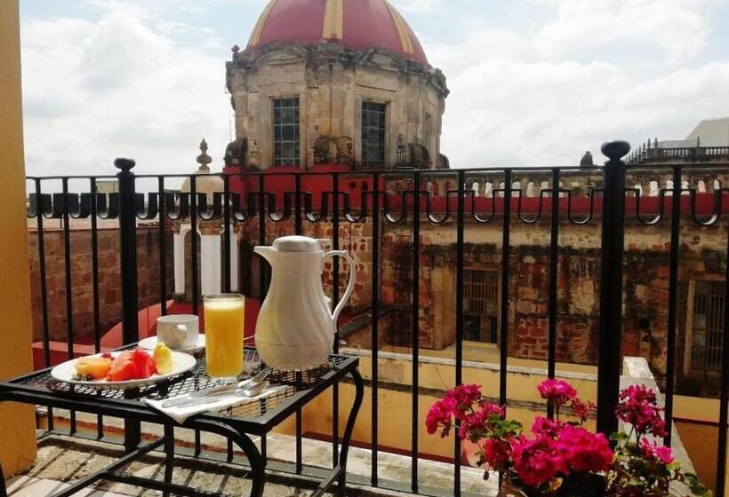 اتاق استاندارد, De Mendoza