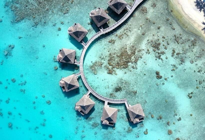 标准平房, Kia Ora Resort & Spa