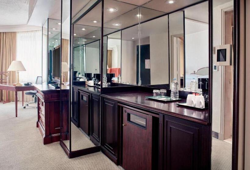 带大床的标准间, Wyndham Monterrey Ambassador Centro
