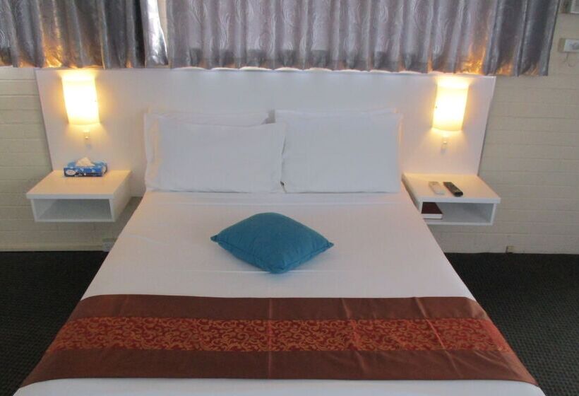 Семейный Номер, Cronulla Motor Inn