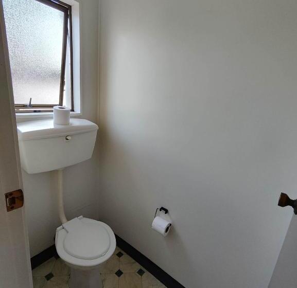 استودیوی استاندارد, Motel Villa Del Rio