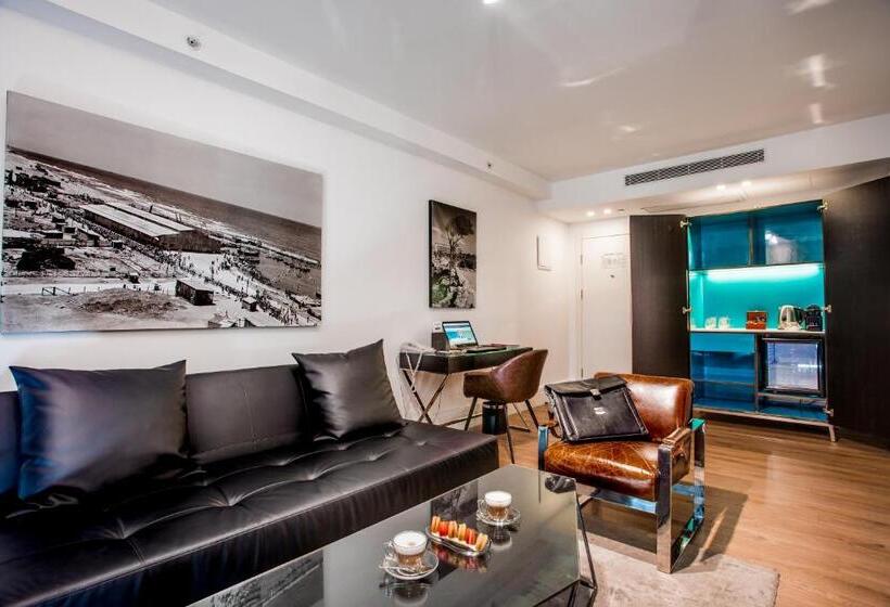 Deluxe Suite, Alexander Hotel– Tel Aviv