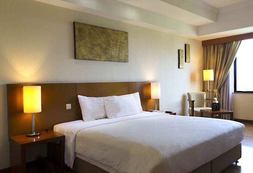 Номер Deluxe, Artotel Gelora Senayan Jakarta