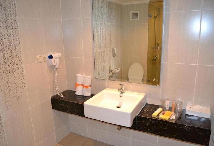 Номер Executive Кровать Кинг, Artotel Gelora Senayan Jakarta
