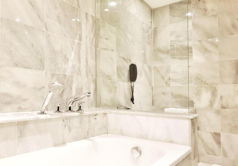 Номер Deluxe, Le Meridien Jakarta
