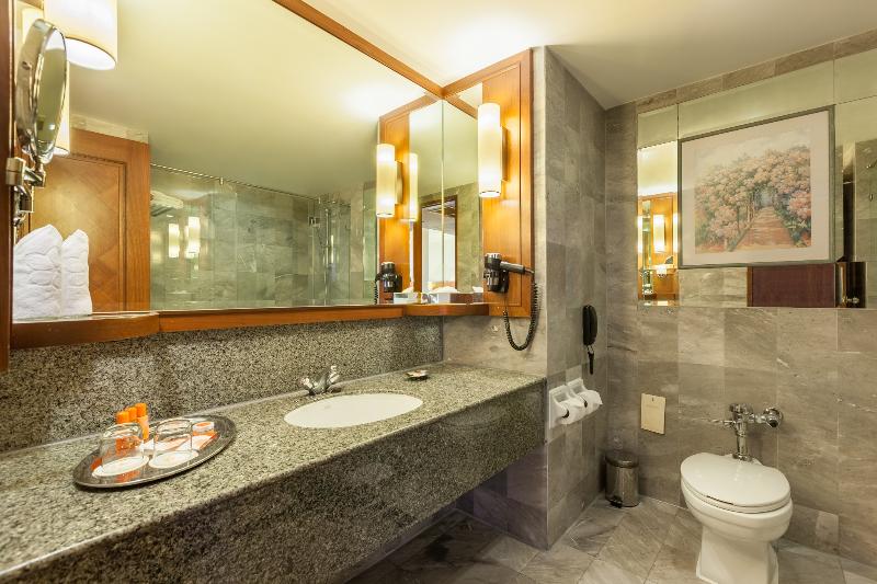 Quarto Deluxe, Rembrandt Hotel Bangkok