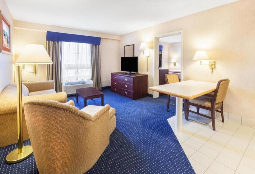 Люкс Кровать Кинг, Wyndham Garden Monterrey Norte