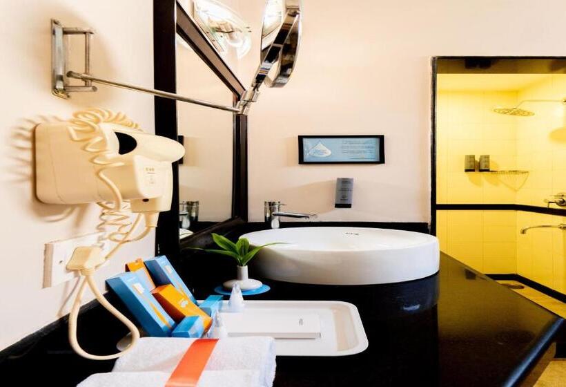 استودیوی استاندارد, Whispering Palms Beach Resort