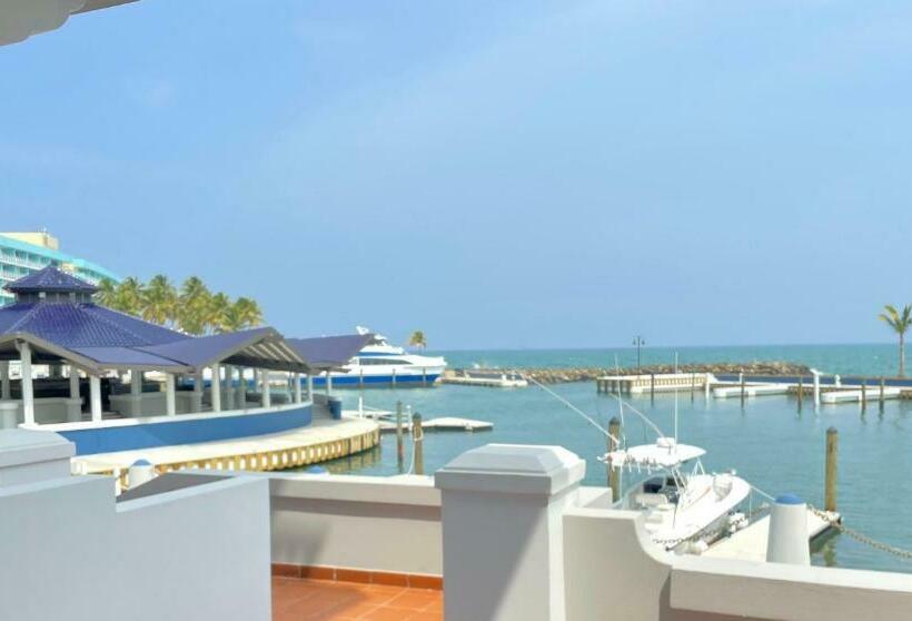 اتاق استاندارد با چشم‌انداز دریا, El Conquistador Resort  Puerto Rico