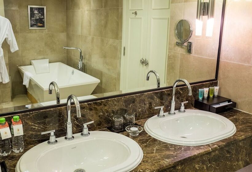 سوییت اجرایی, Eastin Grand Hotel Saigon