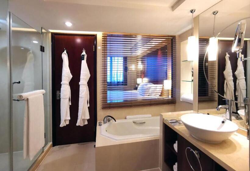 سوییت اجرایی, Radisson Collection Hyland Shanghai