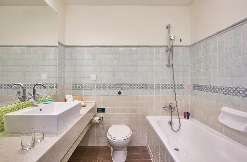 اتاق لوکس, Village Hotel Albert Court By Far East Hospitality