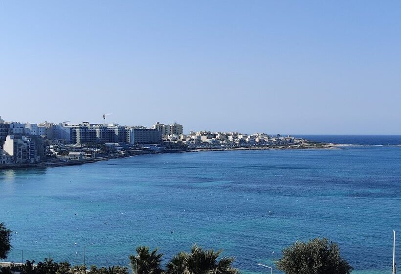 اتاق سوپریور با چشم‌انداز دریا, Salini Resort