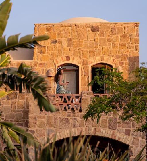 اتاق سوپریور با چشم‌انداز دریا, Movenpick Resort El Quseir