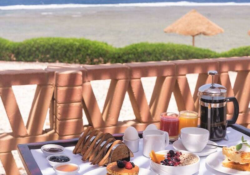 اتاق سوپریور با چشم‌انداز جانبی دریا, Movenpick Resort El Quseir