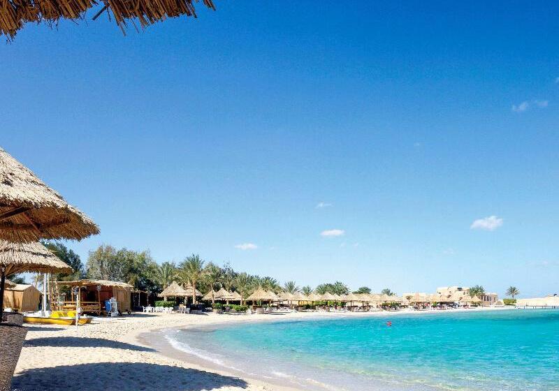 اتاق سوپریور با چشم‌انداز دریا, Movenpick Resort El Quseir
