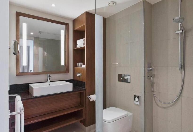 اتاق استاندارد با تخت بزرگ, Courtyard By Marriott Wiesbaden Nordenstadt
