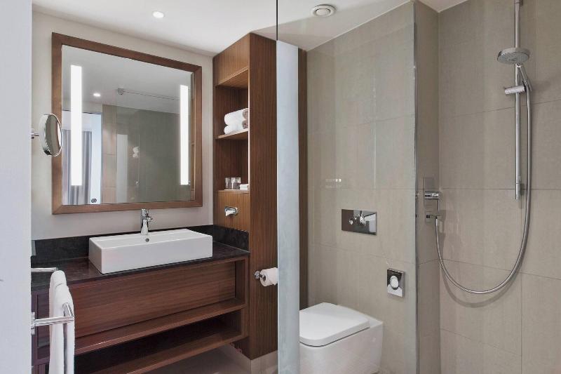 اتاق استاندارد با تخت دو نفره بزرگ, Courtyard By Marriott Wiesbaden Nordenstadt