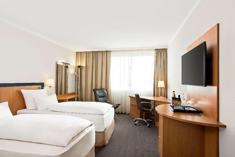 Семейный Номер, NH Frankfurt Airport West