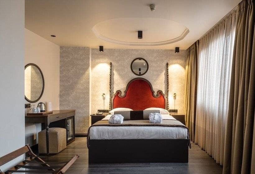 اتاق لوکس, Yigitalp Istanbul