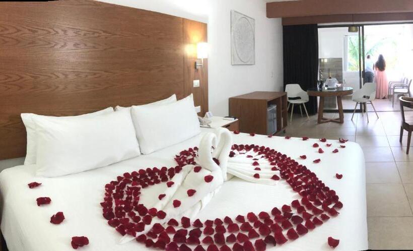 جناح جونيور, Cozumel Hotel & Resort Trademark Collection By Wyndham
