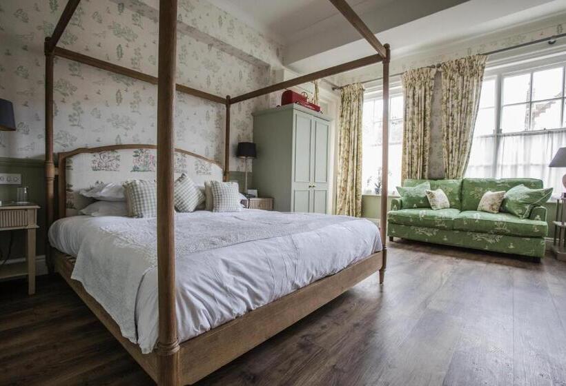 Номер Престиж, The George Hotel And Beach Club