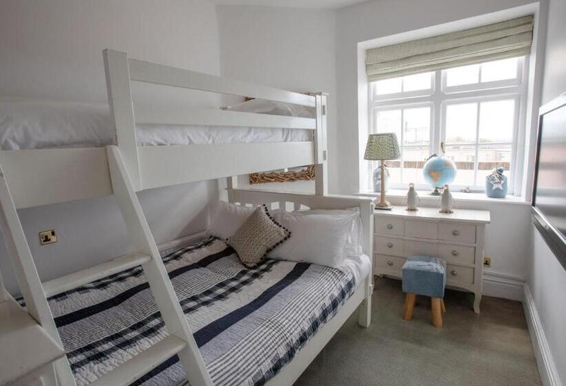 Семейный Номер, The George Hotel And Beach Club