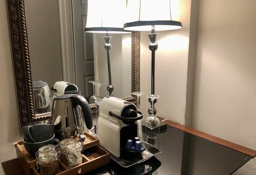 Номер Superior, Westwood House