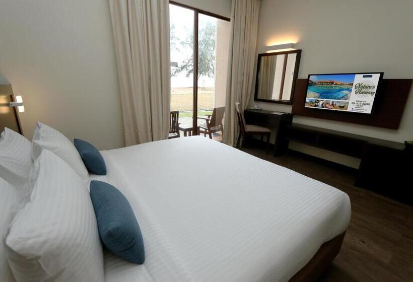 Номер Superior Кровать Кинг, Villea Rompin Resort & Golf