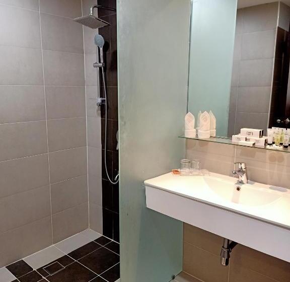 Трехместный Номер Superior, Villea Rompin Resort & Golf