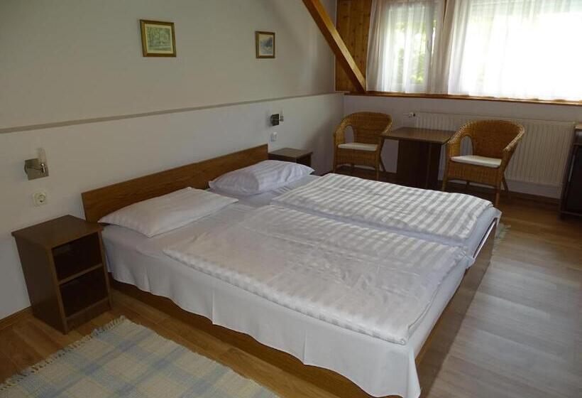 Номер Стандарт, Alabárdos Panzió és Apartmanház