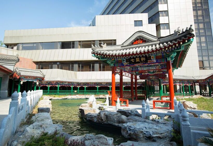 클럽 룸, Capital