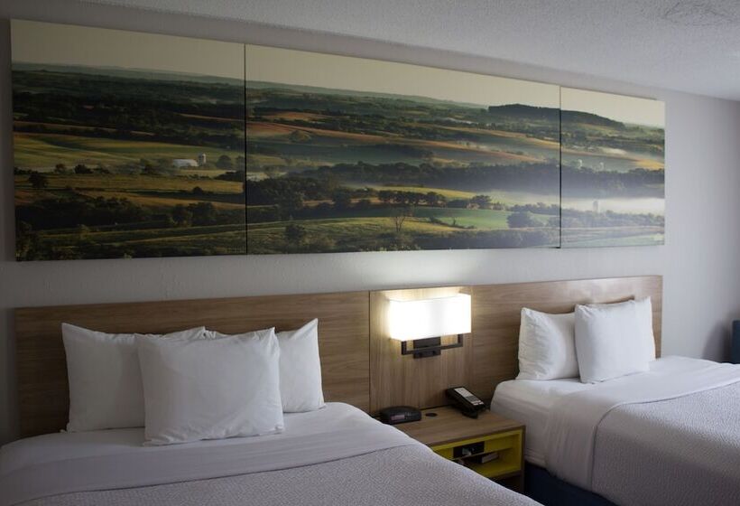 Номер Стандарт 2 Двуспальные Кровати, Days Inn By Wyndham Colby