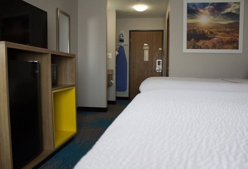 Номер Стандарт 2 Двуспальные Кровати, Days Inn By Wyndham Colby