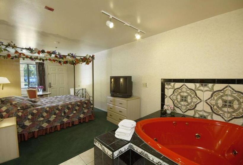 스탠다드 룸 킹사이즈 침대, Days Inn By Wyndham Riverside Tyler Mall