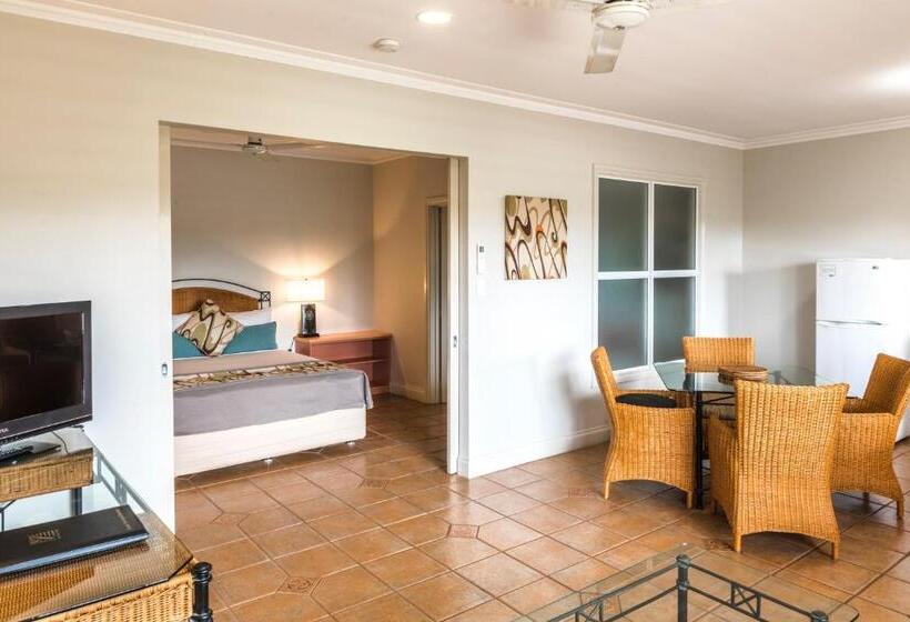 سوییت, Moonlight Bay Suites