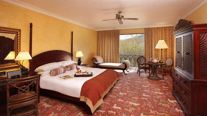اتاق سوپریور با چشم‌انداز استخر, The Palace Of The Lost City At Sun City Resort