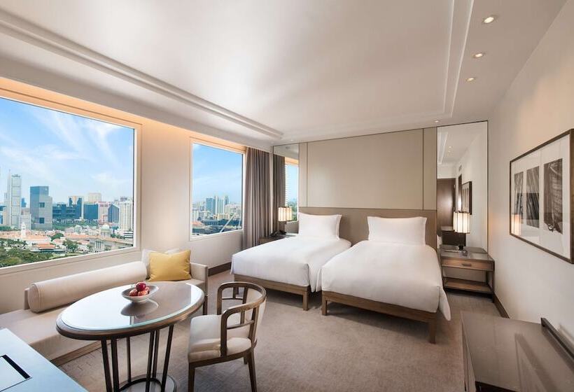 اتاق پرمیوم, Conrad Centennial Singapore