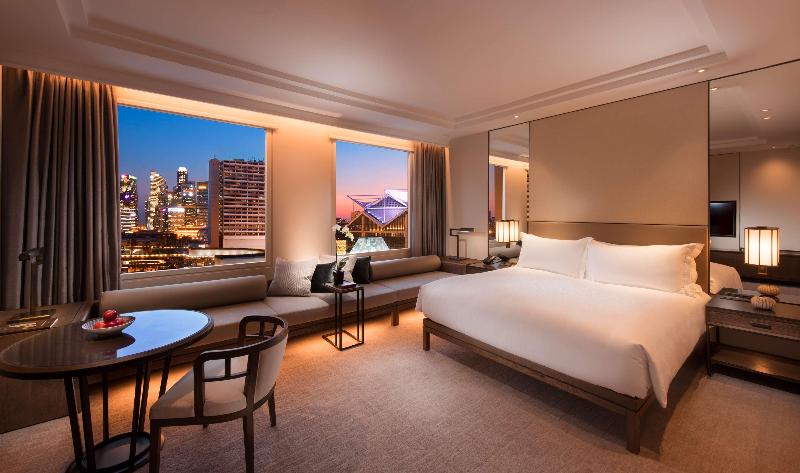 اتاق لوکس با تخت بزرگ, Conrad Centennial Singapore