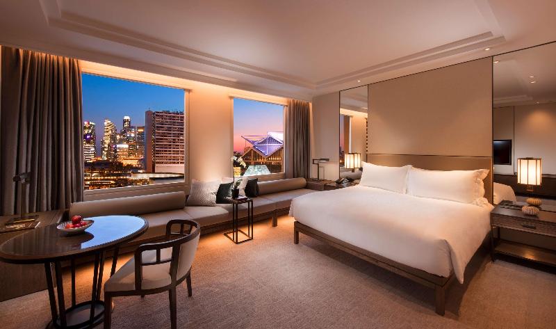 اتاق لوکس با تخت بزرگ, Conrad Centennial Singapore