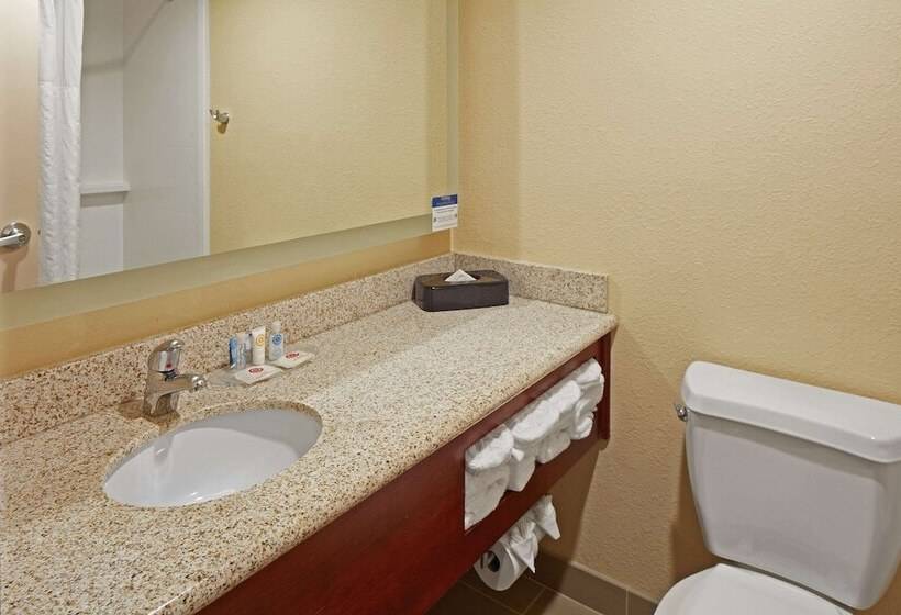 سوییت, Comfort Suites Outlet Center