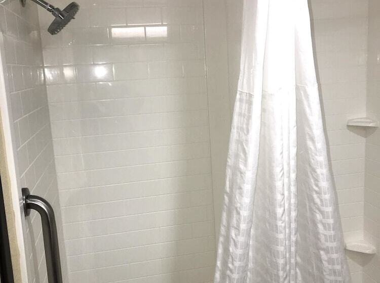 سوییت, Comfort Suites Outlet Center