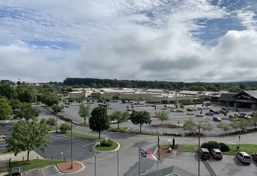 سوییت, Comfort Suites Outlet Center