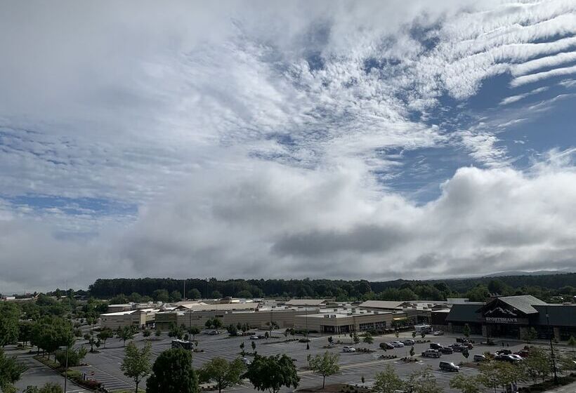 سوییت, Comfort Suites Outlet Center
