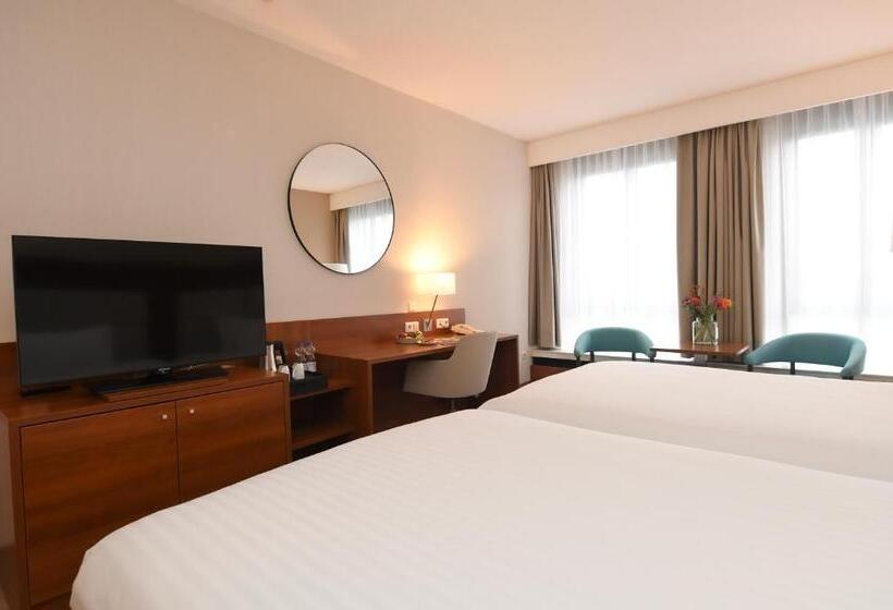 اتاق استاندارد با تخت بزرگ, Crowne Plaza Maastricht, An Ihg