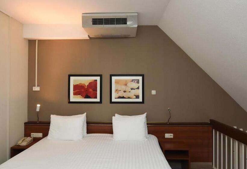 سوییت جونیور, Crowne Plaza Maastricht, An Ihg