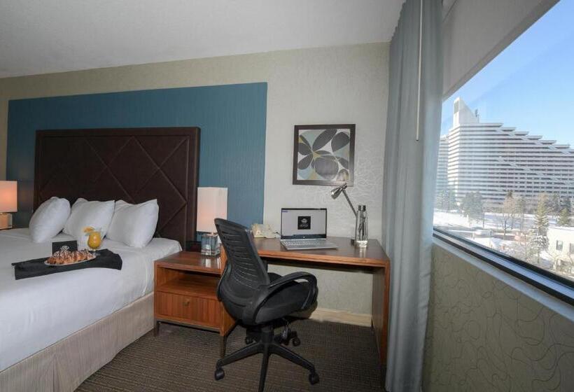 Quarto Premium, Universel Montréal