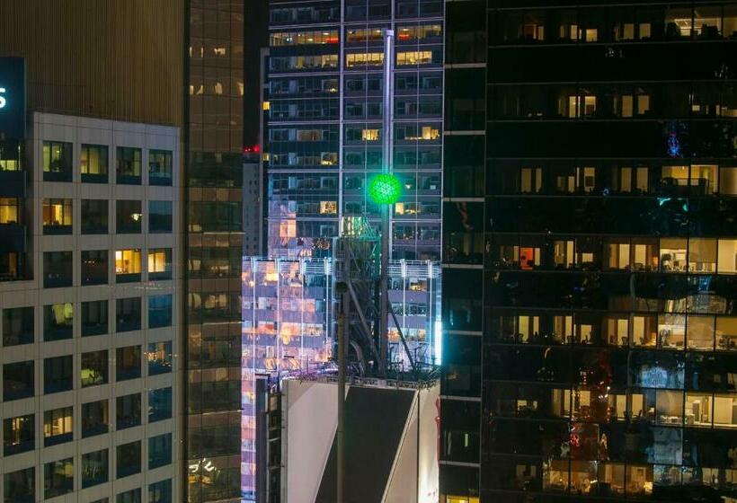 اتاق استاندارد با چشم‌انداز, M Social Hotel Times Square New York